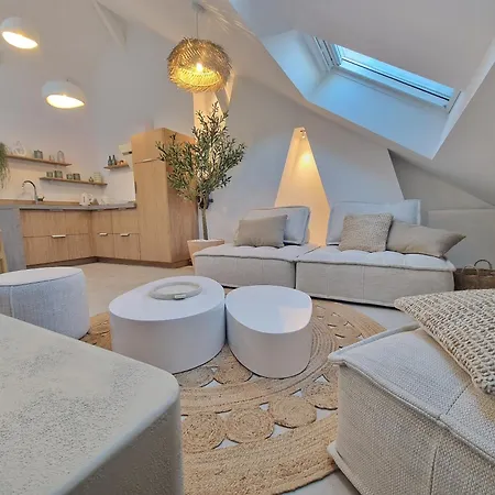 Maison Soleil Levant * ורנו